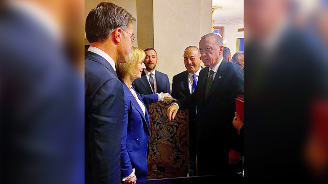 Cumhurbaşkanı Erdoğan'dan Prag'da diplomasi trafiği